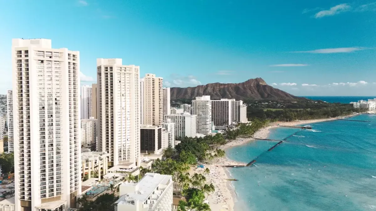 Honolulu Waikiki 4-Day Beach Escape w/Air