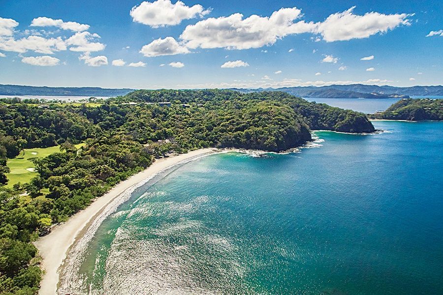 Costa Rica 7-Night Volcano & Beach Getaway w/Air