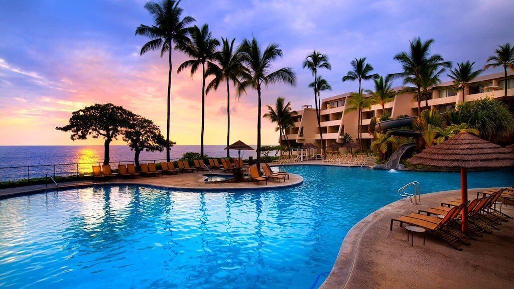 Hawaii Island: 3nt Stay at 4-Star Oceanfront Resort w/Air