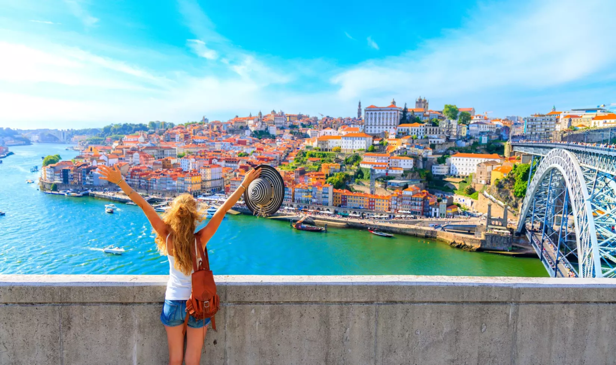 Porto: 5-Day Weekend Package w/Air & Hotel
