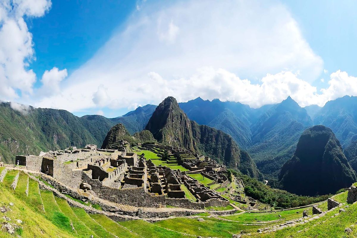 Discover Peru: 8-Day Machu Picchu Adventure w/Air