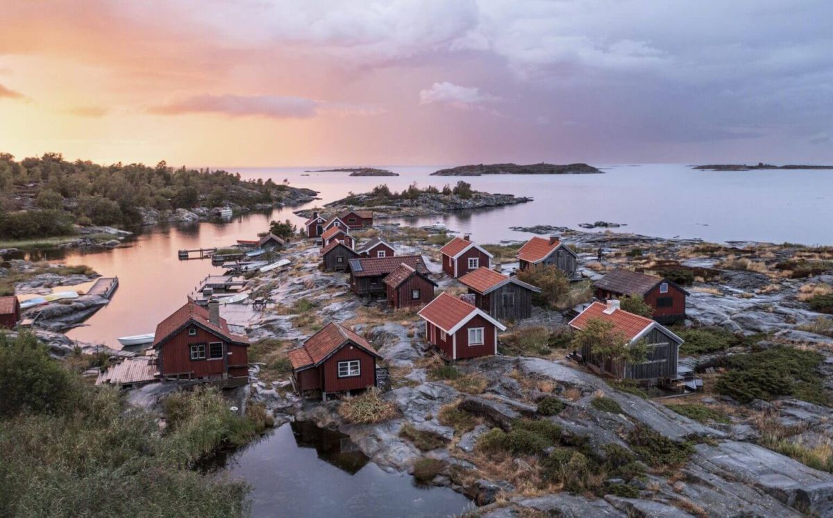 Explore the Nordic Capitals: Helsinki, Tallinn & Stockholm 9-Day Adventure w/Air