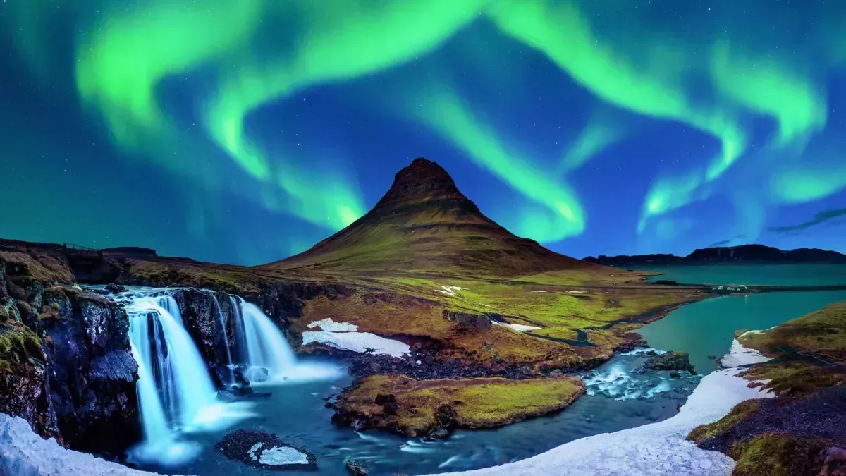 Iceland’s Northern Lights Adventure: 3 Nights w/Air