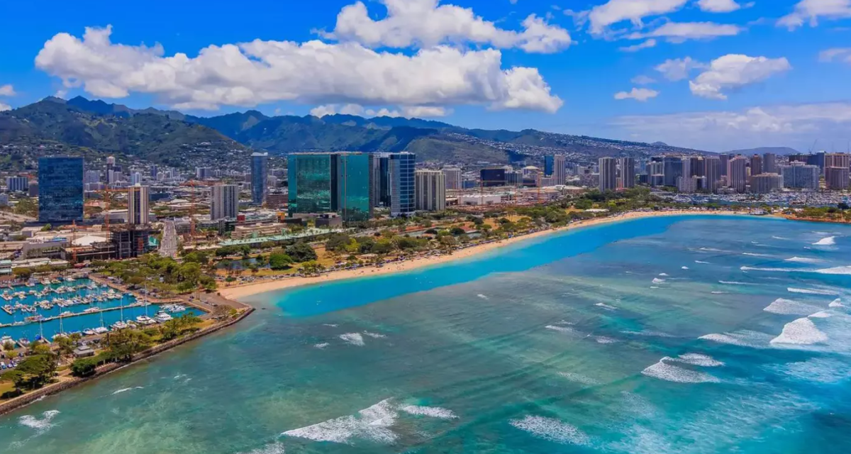 Honolulu: 4-Day Waikiki Beach Paradise at 4-Star Hotel w/Air