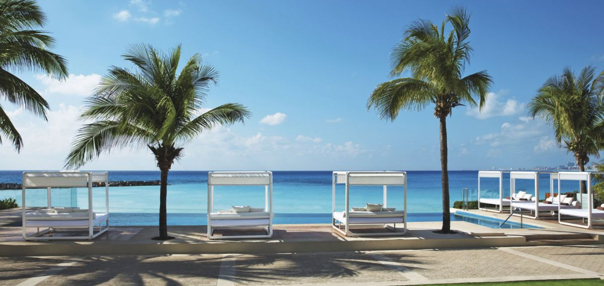 Cancun: 4nt All-Inclusive Oceanfront Resort w/Air