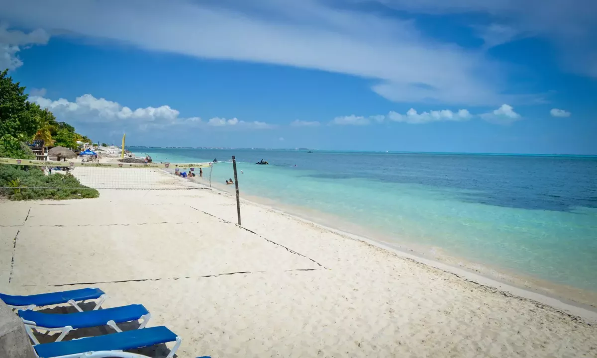 Tropical Paradise: 4-Night Cancun Beach Resort Getaway w/Air