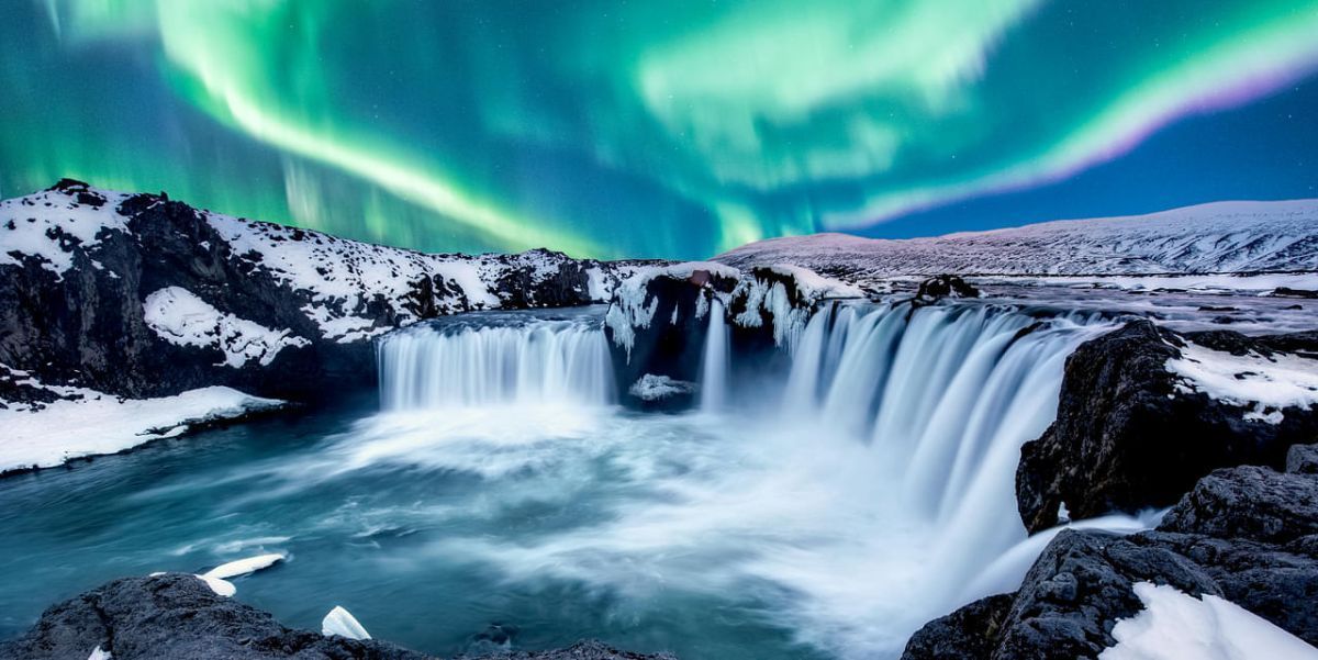 Iceland's Northern Lights Adventure: 3 Nights w/Air