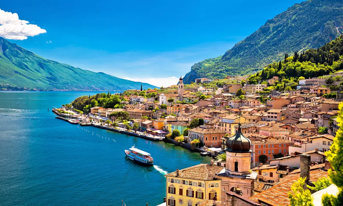 Explore Northern Italy: 6 Nights in Venice & Lake Garda w/Air