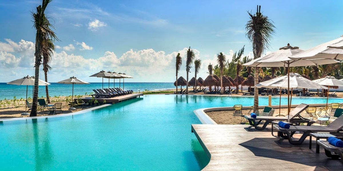 Riviera Maya: 5-Star Swim-Up Suite 3-Night Getaway w/Flights