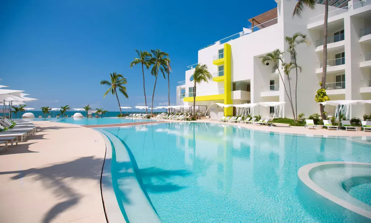 Beachfront Bliss: Puerto Vallarta 4-Night All-Inclusive Getaway w/Air