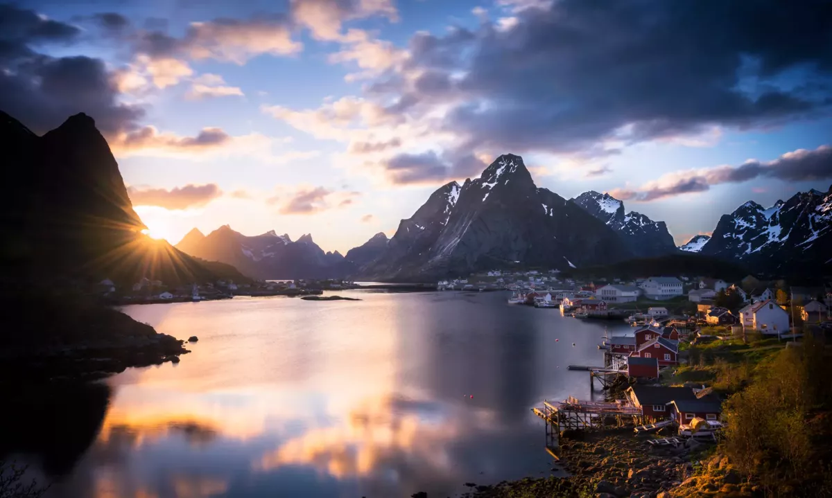 Norway 9-Day Adventure w/Arctic Cruise & Air
